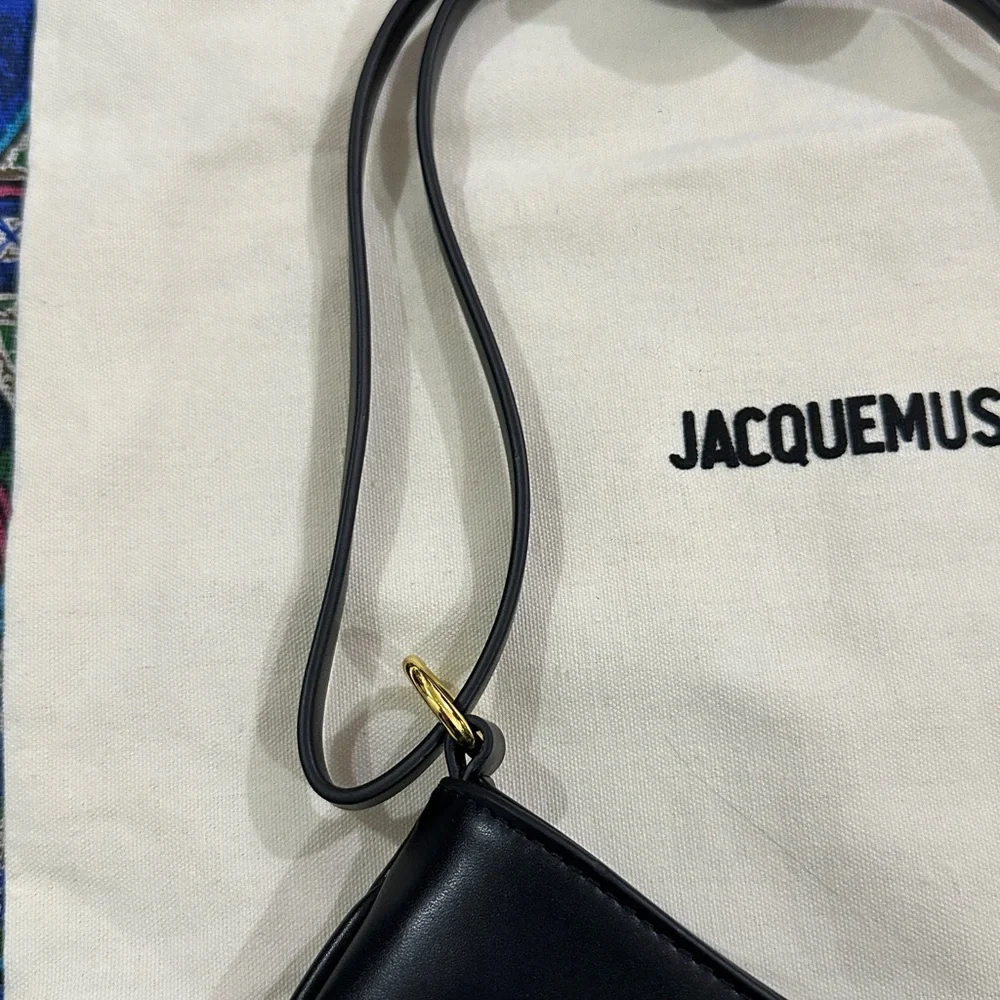 Jacquemus Black Leather Shoulder Bag with Gold Logo - Picture 11 of 12